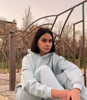 Ayollar uchun ikki qismli (kaput+shim)