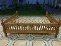 Yog'ochdan yasalgan taglik