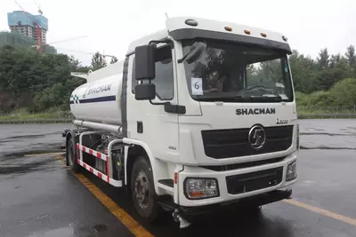 SHACMAN L3000 бензовоз 12 м/куб