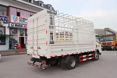 320 000 000 so'm / dona HOWO 5 tonna qoplangan yuk mashinasi