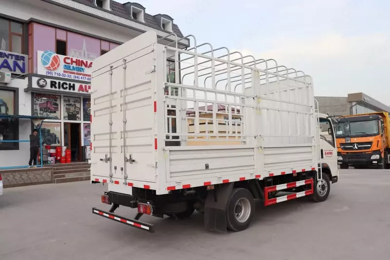 320 000 000 so'm HOWO 5 tonna qoplangan yuk mashinasi