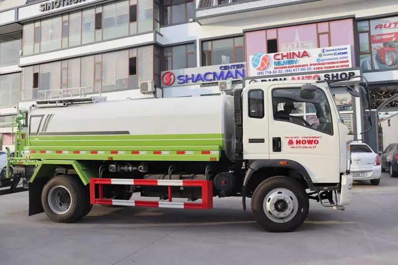Водовоз Howo (10 тонн)