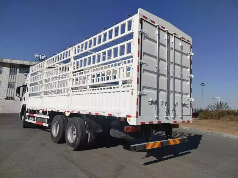  Тентовый бортовой автомобиль FAW  7 5 м - 