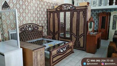 Спальный гарнитур бежевого цвета