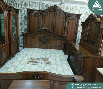 Двуспальная кровать коричневого цвета - Цена по запросу