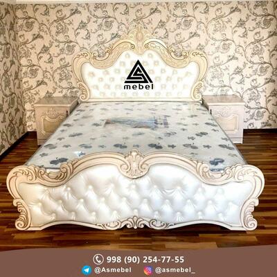 Двуспальная кровать бежевого цвета - Цена по запросу