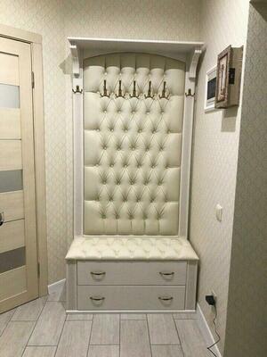 Деревянная подставка для обуви белого цвета 2