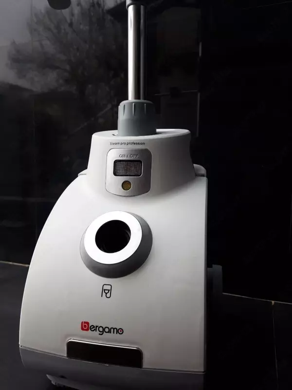 Отпариватель Bergamo BG-GS1507C