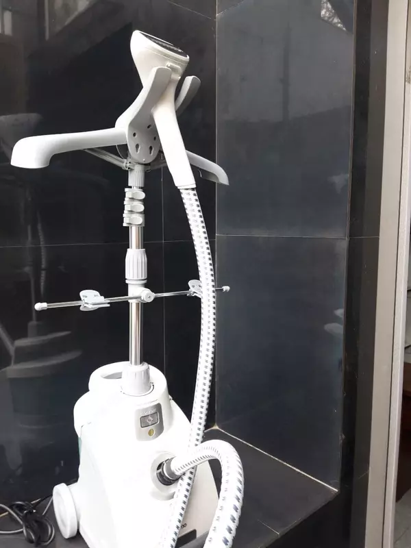 Отпариватель Bergamo BG-GS1507C