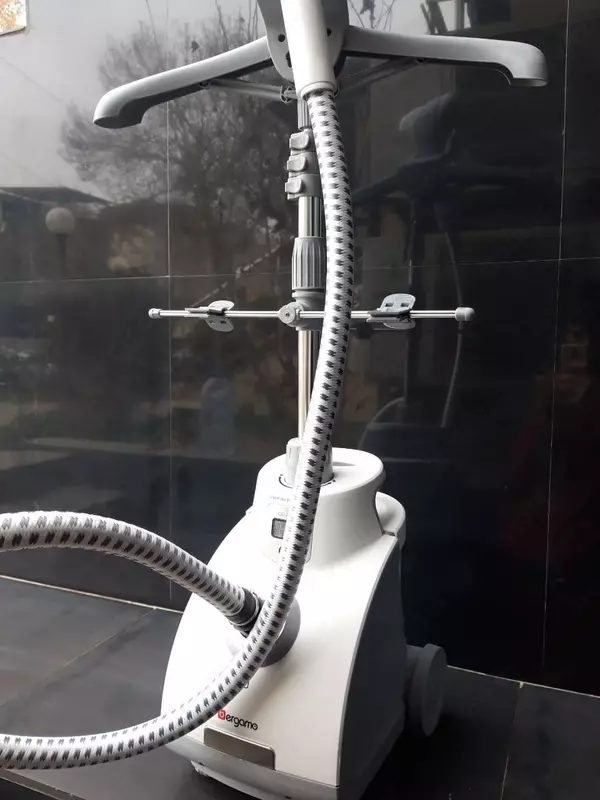 Отпариватель Bergamo BG-GS1507C