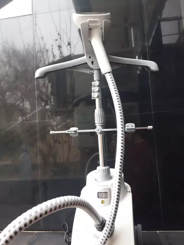 Отпариватель Bergamo BG-GS1507C