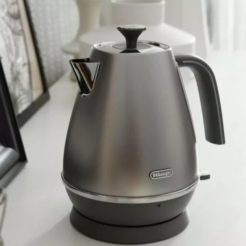 Чайник электрический De'Longhi KBI 2001 S/R