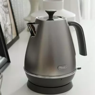 Чайник электрический De'Longhi KBI 2001 S/R