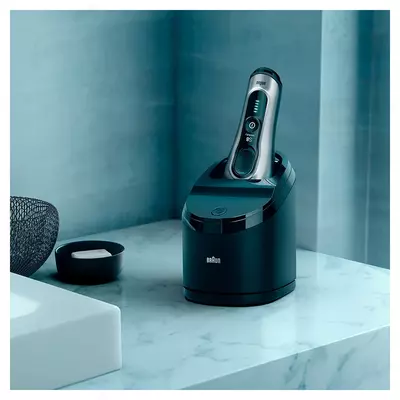 Elektr soqol mashinasi  Braun Series 8 8390cc Clean&Charge stantsiyasi va mato qutisi bilan