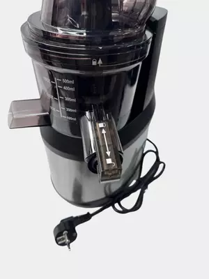 Шнековая соковыжималка комерсионин для кафе и ресторанов Uakeen germany