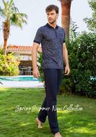 Oq rangdagi yangi erkaklar uyi