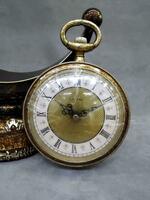 Сувенирные настольные часы