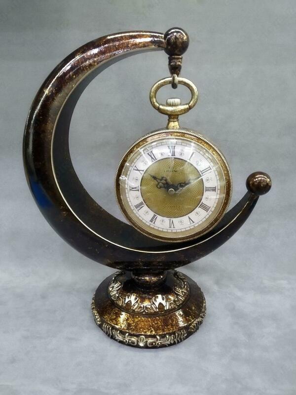 Сувенирные настольные часы - 465 000 сум