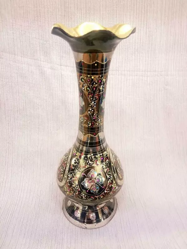 Сувенирные инкрустированные вазы под цветы - 360 000 сум