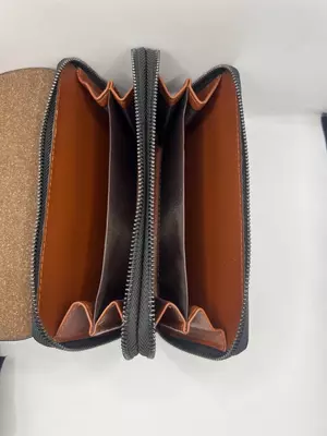 Тёмно-синее портмоне Hugo Boss