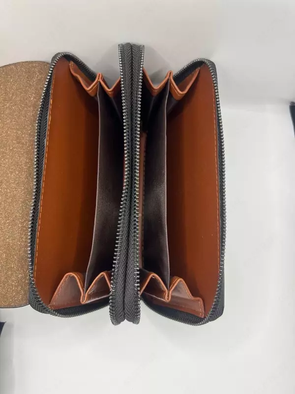 Тёмно-синее портмоне Hugo Boss