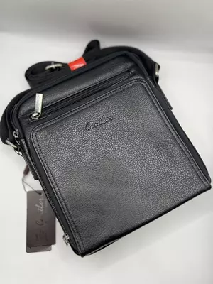 Чёрная сумка через плечо Cantlor из эко-кожи