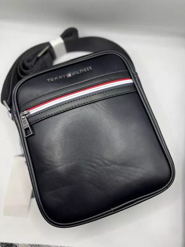 Чёрная сумка через плечо Tommy Hilfiger