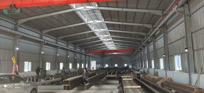 Ishlab chiqarish zavodidan metall konstruktsiyalarning tayyor konstruktsiyasini ishlab chiqarish va o