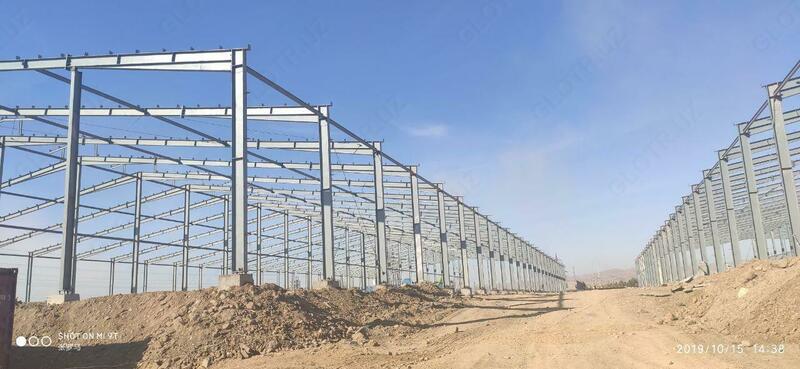 Ishlab chiqarish zavodidan metall konstruktsiyalarning tayyor konstruktsiyasini ishlab chiqarish va o'rnatish.