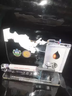 статуэтки, кубки, медали, награды, сувениры, брелоки