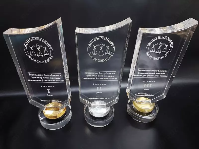 подарок руководителю по запросу - награды сувениры подарки кубки призы медали статуэтки