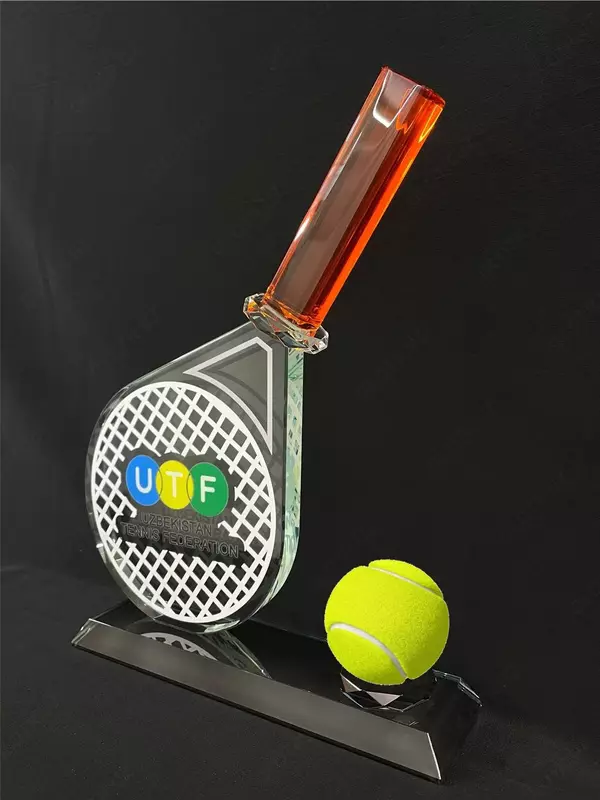 статуэтка награда кубок