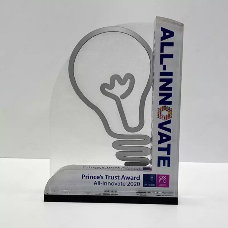 metall kuboklar medallar haykalchalar - Biznes sovg'alar