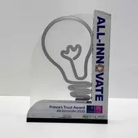 metall kuboklar medallar haykalchalar - Biznes sovg'alar