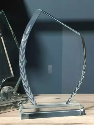 кристаллы награды сувениры подарки под заказ