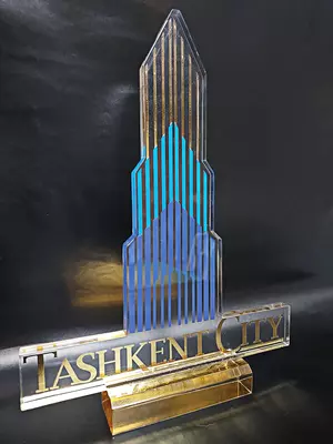 yangi yil korporativ sovg'alari maxsus esdalik sovg'alari bilan taqdirlanadi