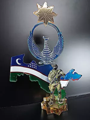 Цена по запросу Подарки Награды Светильники Статуэтки Сувениры