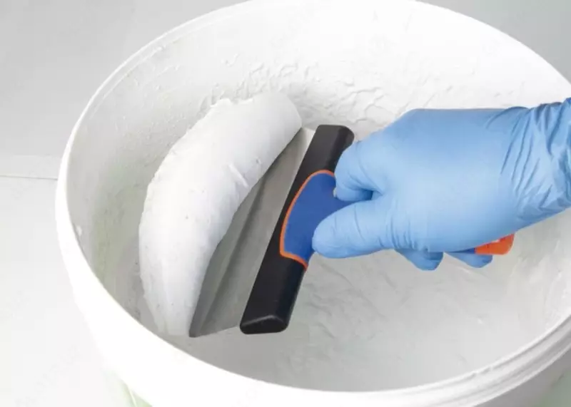  Шпатель изогнутый для шпаклевки с двухкомпонентной ручкой  20 см - 