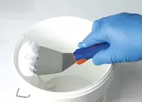  Шпатель изогнутый для шпаклевки с двухкомпонентной ручкой  9 см - 