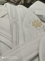 Мужской махровый халат с тапками (белый с золотой вышивкой) - 750 000 сум