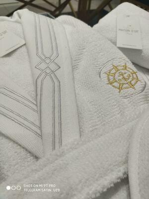 Мужской махровый халат с тапками (белый с золотой вышивкой) - 750 000 сум / шт.