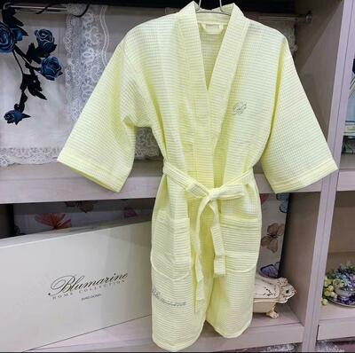 Blumarin ayollar vafli xalati (sariq) - 280 000 so'm / dona