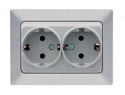 Ikkita elektr rozetkasi (yerga ulangan) "Dusel" Rich