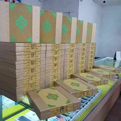 550 000 сум / шт. Книжка-ручка золотого цвета