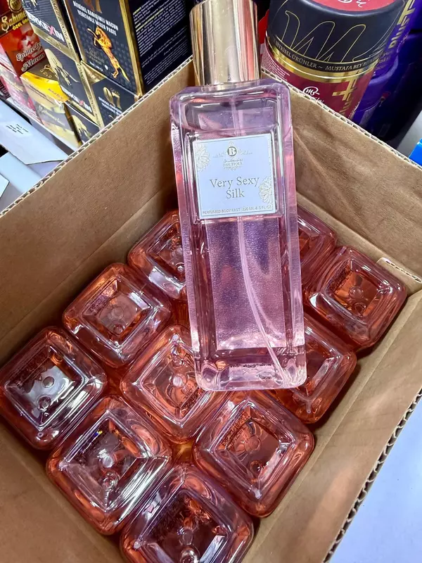 Ayollar uchun atir suvi "Juda jozibali ipak +18" 250 ml.