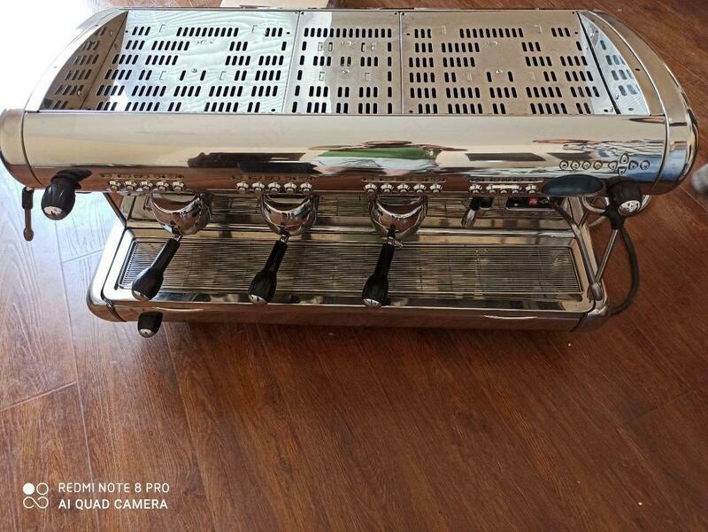  Продается профессиональная кофемашина La Cimbali XP1 3gr - 