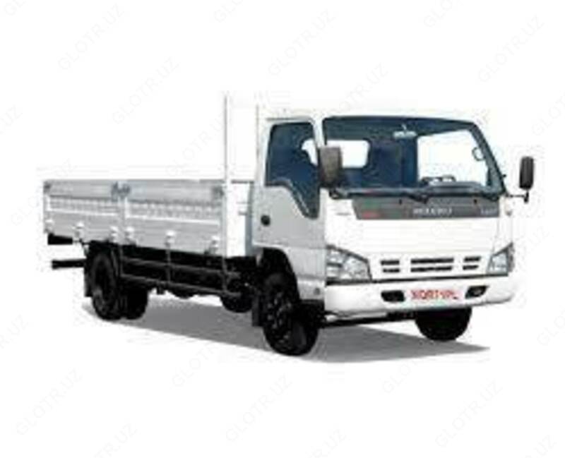 Грузовой автомобиль с бортовым кузовом на базе шасси ISUZU NQR 71PL