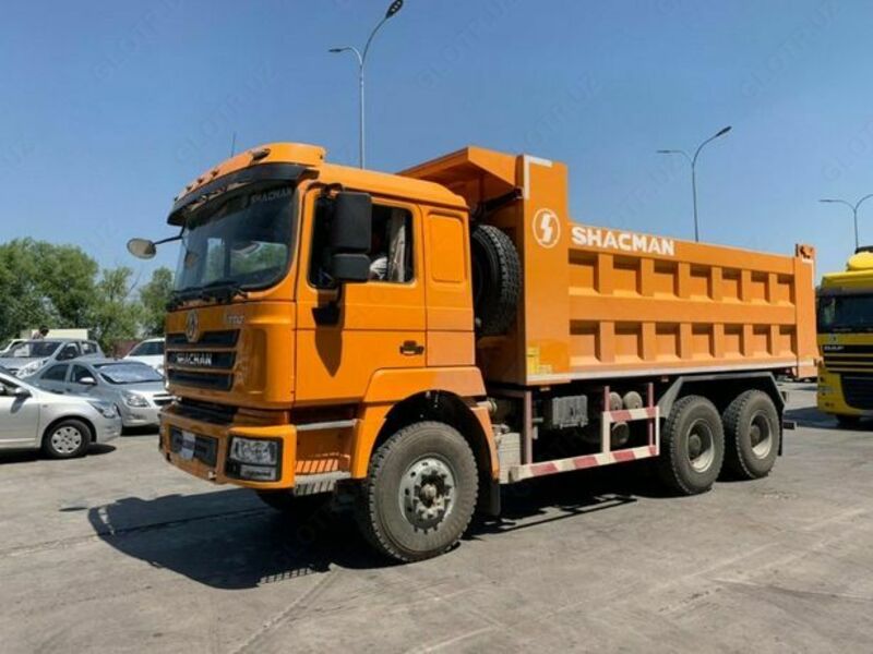 Damperli yuk mashinasi SHACMAN. Yuk ko'tarish quvvati 40 tonna.