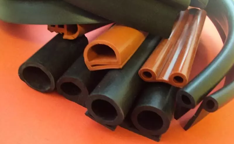 Резиновый уплотнитель (профиль) - по запросу