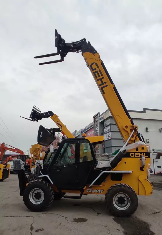 Телескопический погрузчик GEHL TX-4017.